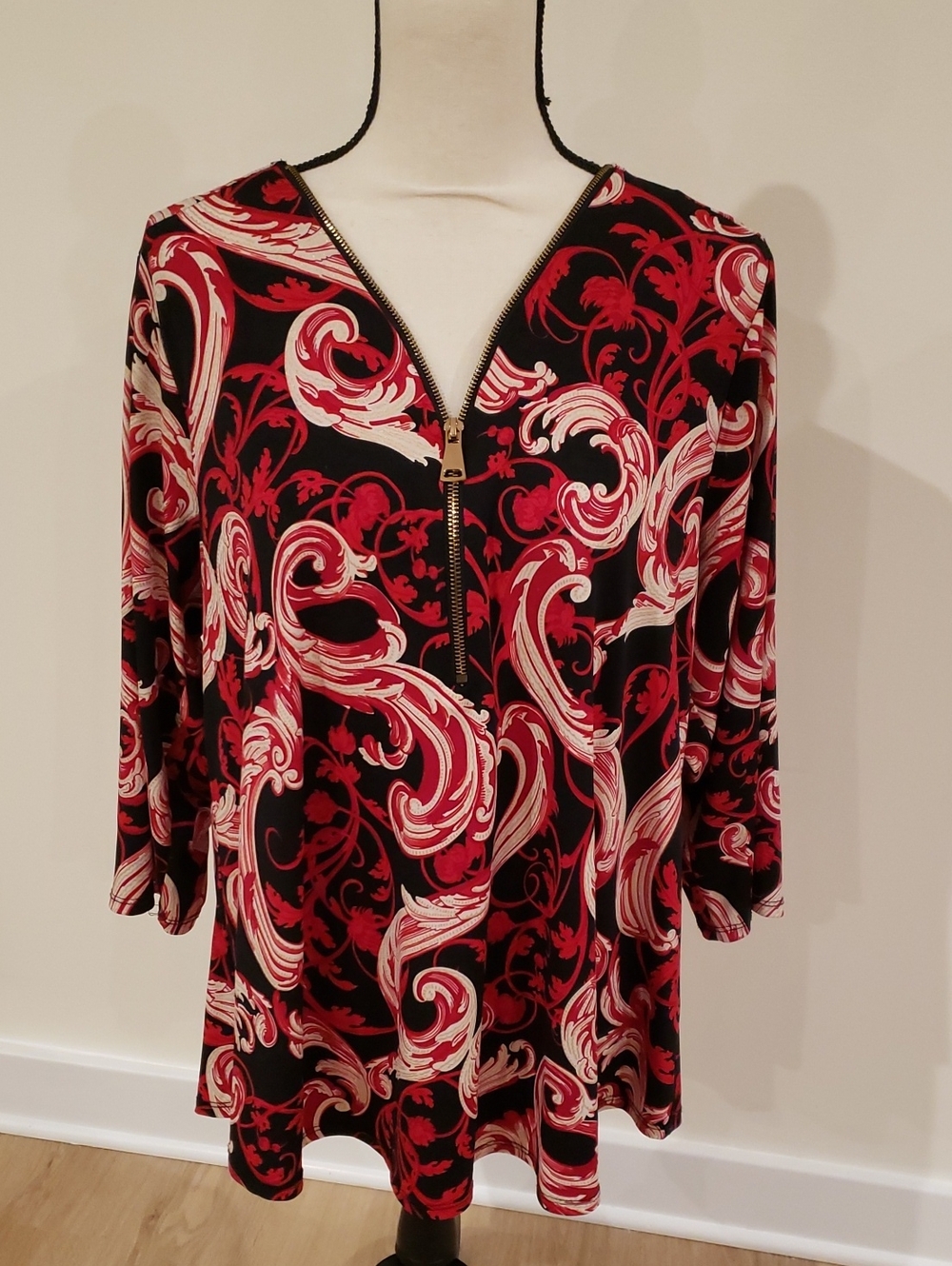 Black, Red & White Zip-Front 3/4 Sleeve Patterned Tunic Blouse